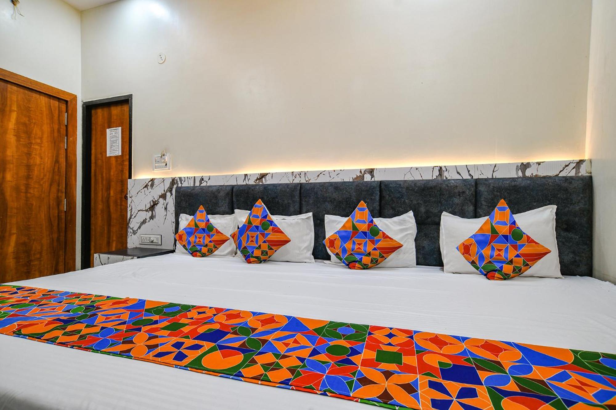 Fabexpress Orbit Hotel อุจเจน ภายนอก รูปภาพ