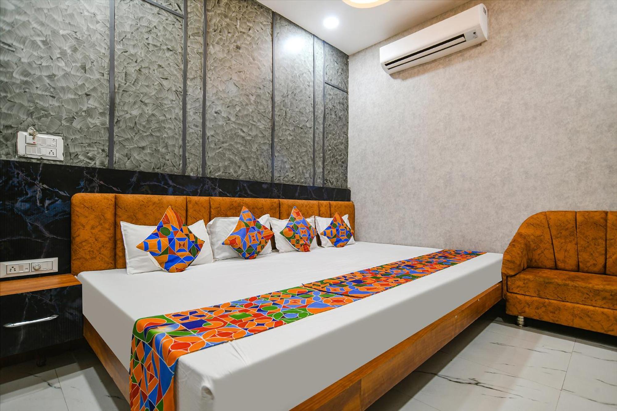 Fabexpress Orbit Hotel อุจเจน ภายนอก รูปภาพ