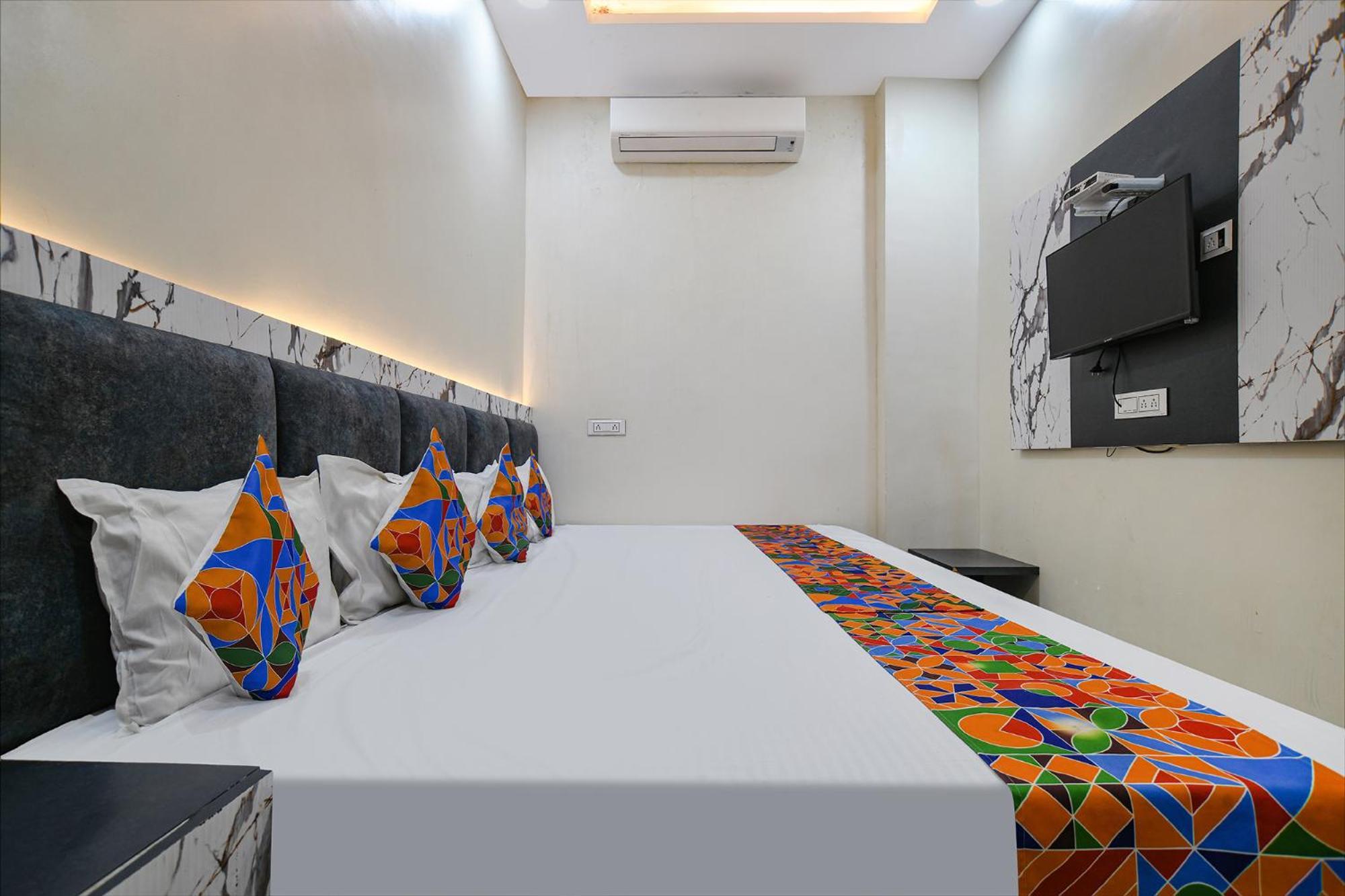 Fabexpress Orbit Hotel อุจเจน ภายนอก รูปภาพ