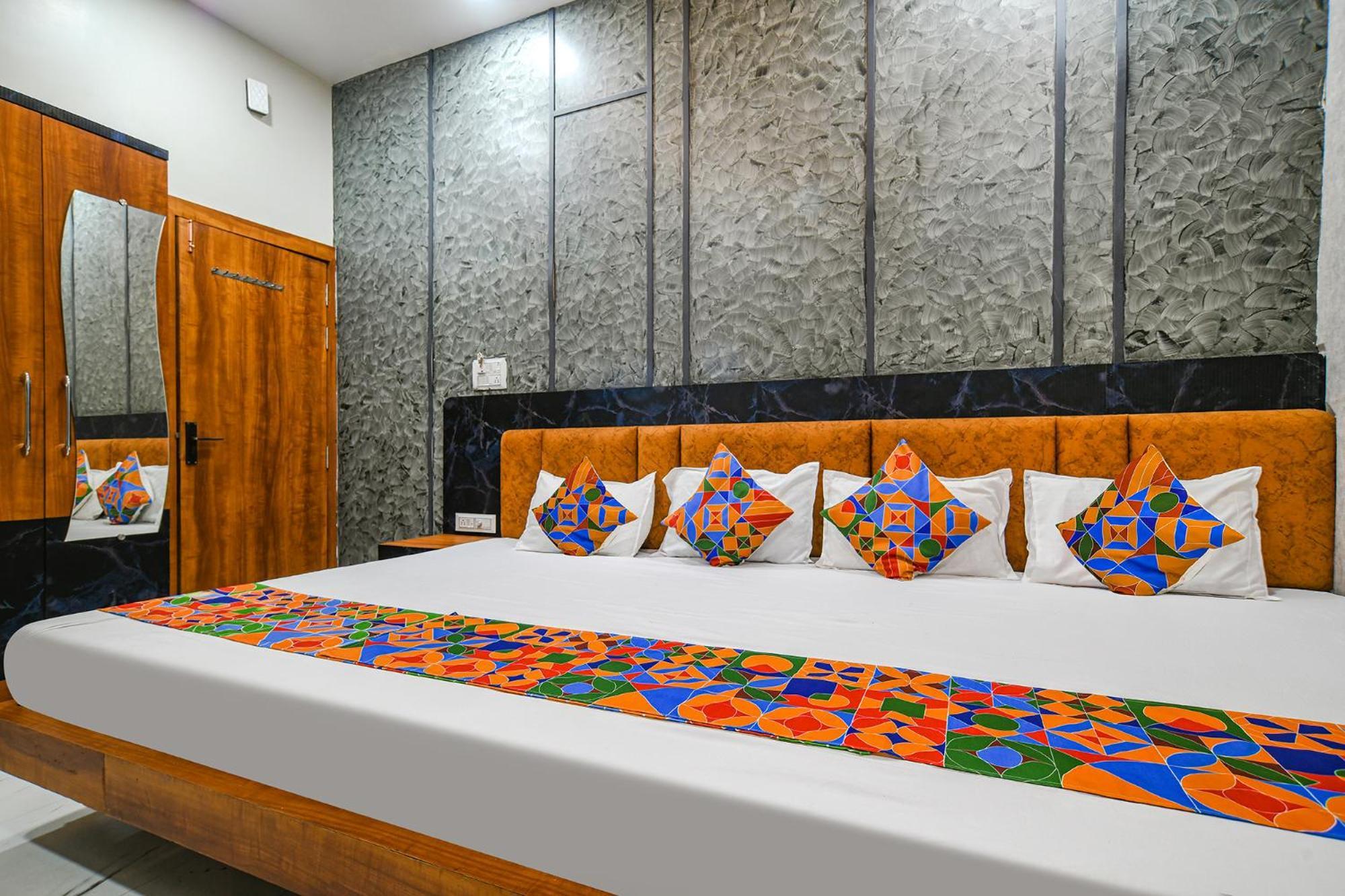 Fabexpress Orbit Hotel อุจเจน ภายนอก รูปภาพ
